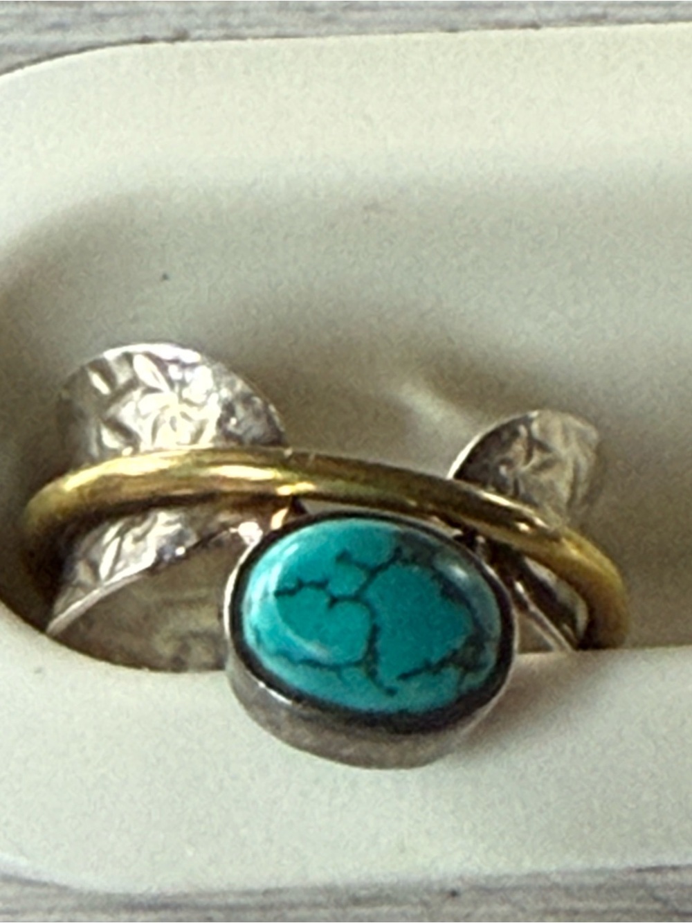 Turquoise Stone Two-Tone Hammered Band Meditation Ring - Blue. Size 7.5. - Picture 5 of 11